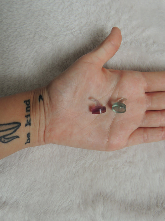 Mini Fluorite Witches Hat Carvings - themoonclub.shop