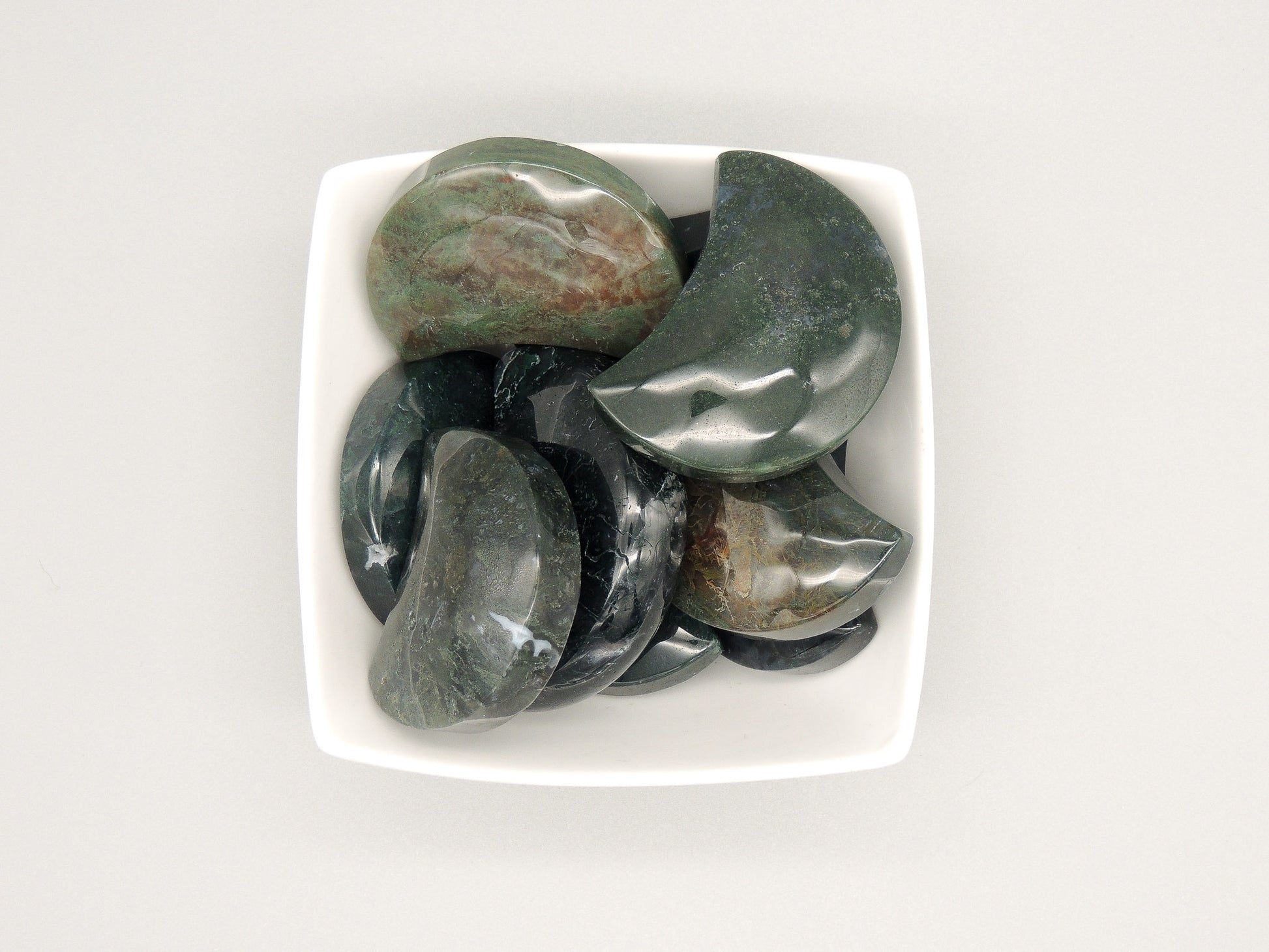 Moss Agate Moon Carvings - themoonclub.shop