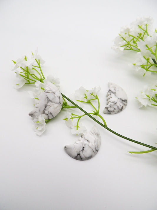 Howlite Moon Faces - themoonclub.shop