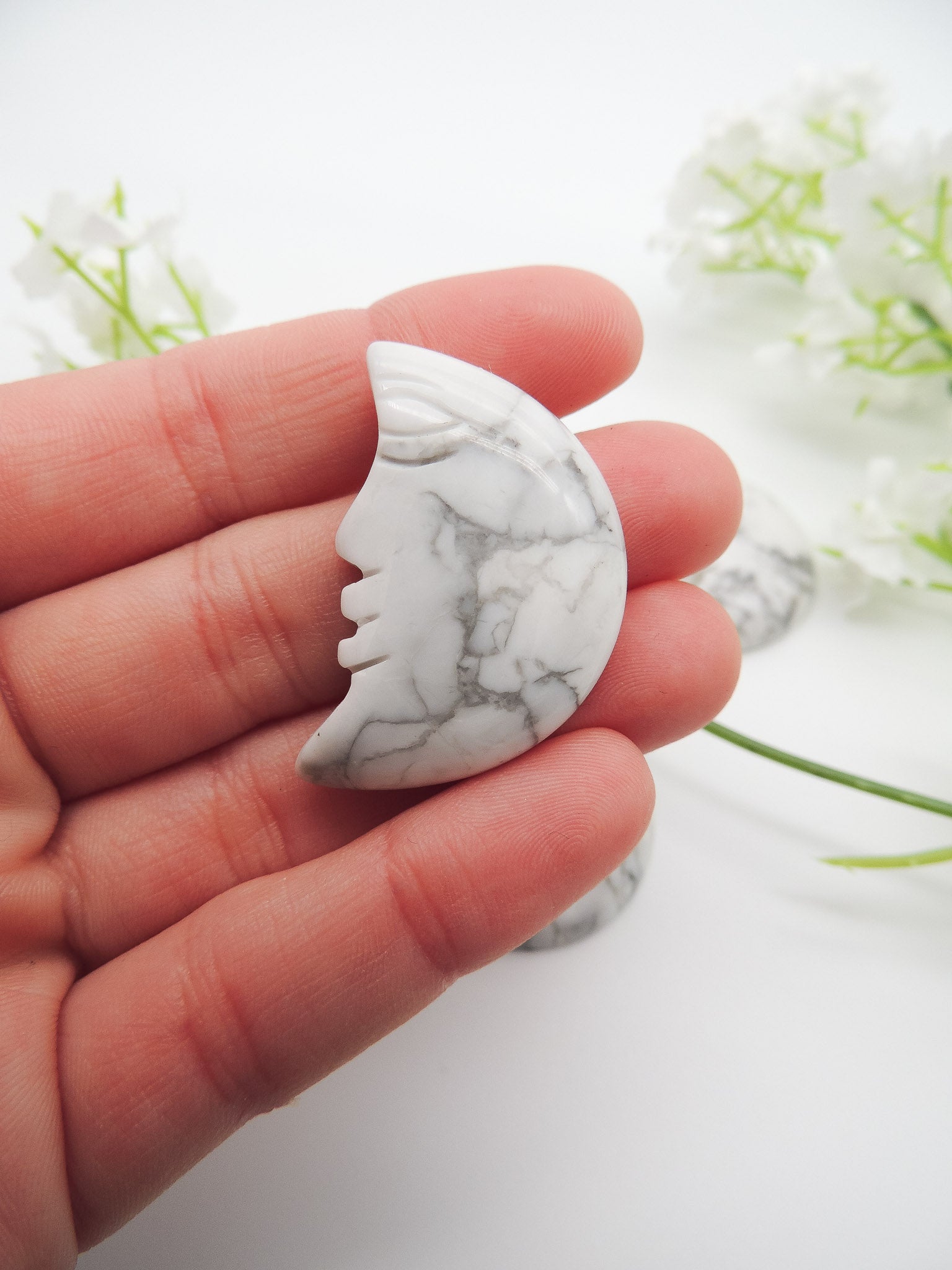 Howlite Moon Faces - themoonclub.shop